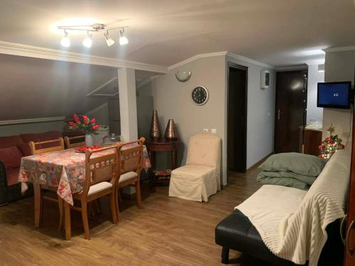 Posezení v ubytování Beautiful Attic in Trikala