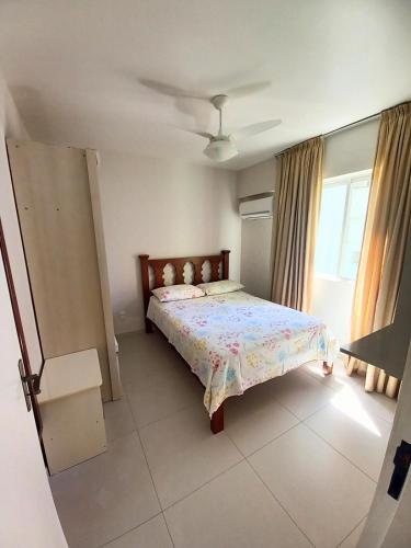 Postel nebo postele na pokoji v ubytování Pé na areia, 1 quarto, 02 Ares Splits e Garagem