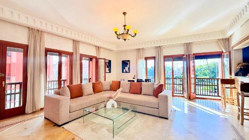 Μια τηλεόραση ή/και κέντρο ψυχαγωγίας στο Heart of Marrakech Chic & Central Gueliz Apartment - Free parking