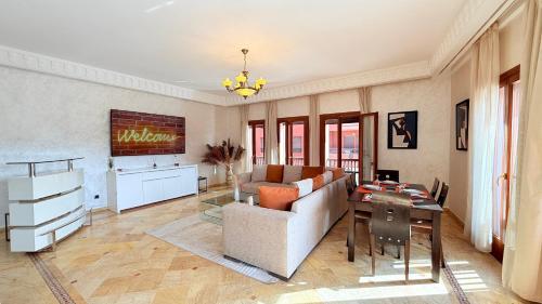 Χώρος καθιστικού στο Heart of Marrakech Chic & Central Gueliz Apartment - Free parking