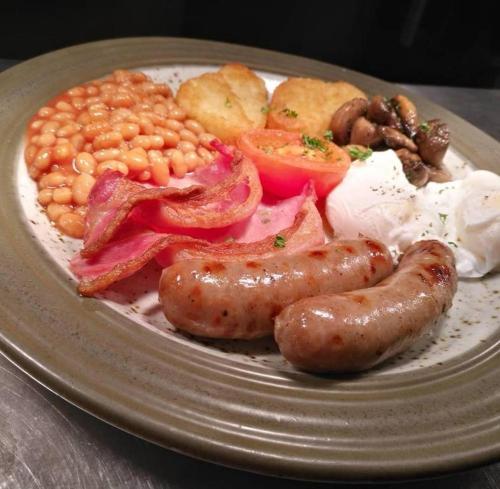 Jídlo v penzionu – hostince nebo okolí