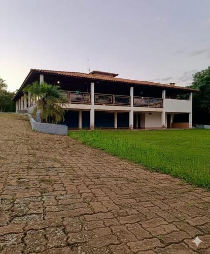 Το κτήριο όπου στεγάζεται  η παραθεριστική κατοικία