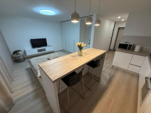 Nhà bếp/bếp nhỏ tại Compleks by Karlus