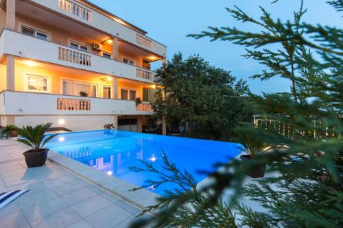 Apartment with Pool in Krk-Insel Krk 43573