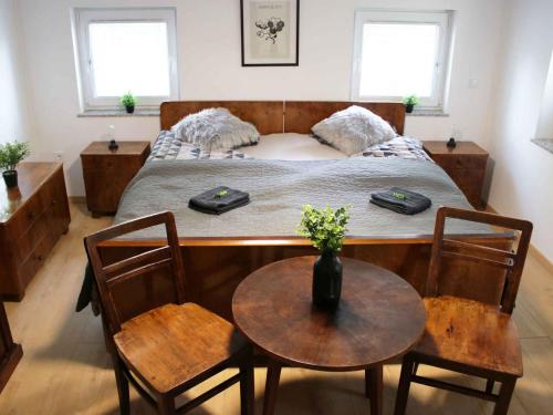 Ένα ή περισσότερα κρεβάτια σε δωμάτιο στο Holiday Home with A - C in Zgornji Leskovec 54833