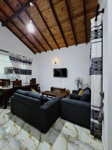 Ảnh trong thư viện ảnh của Victoria Heritage Inn - 2BR Fully Furnished Apartment ở Digana