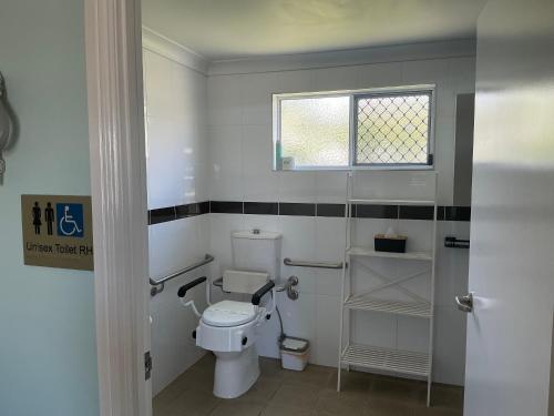 Ένα μπάνιο στο Moore Park Beach Inn