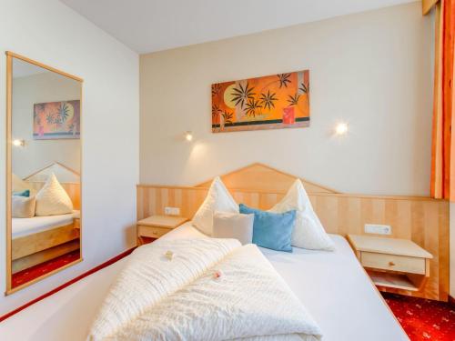 Postel nebo postele na pokoji v ubytování Apartment in Tyrol in an attractive area