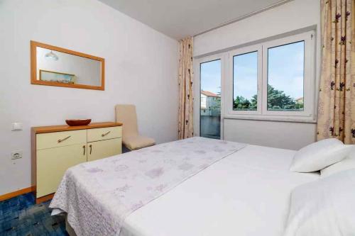 Apartment in Novi Vinodolski 15308