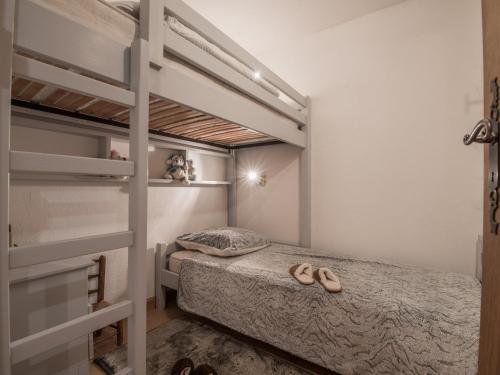 Appartement ski aux pieds, 6 pers, parking couvert - FR-1-411-1009