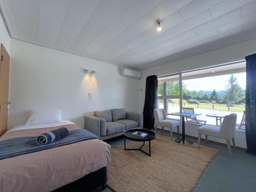 Posezení v ubytování Mt Aspiring Suite - Near Roys Peak