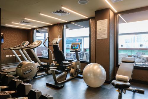 Fitness centrum a/nebo fitness zařízení v ubytování NYX Tel Aviv