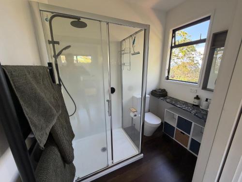 Un baño de Paradise Found at Studio 65