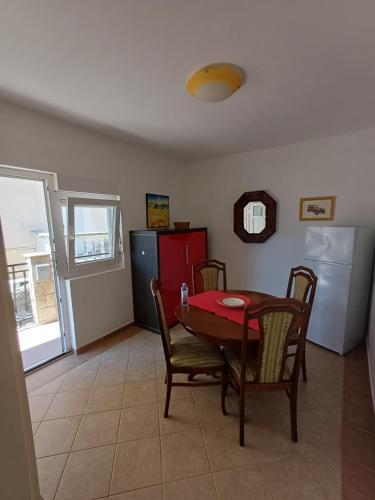 Foto de la galeria de Apartman Luca a Igalo