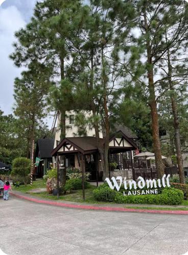 Το κτήριο όπου στεγάζεται  το διαμέρισμα