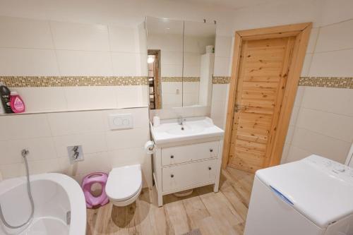 Koupelna v ubytování Chalupa v Roprachticích u Vysokého nad Jizerou