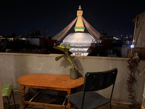 ระเบียงหรือลานระเบียงของ Front Stupa View