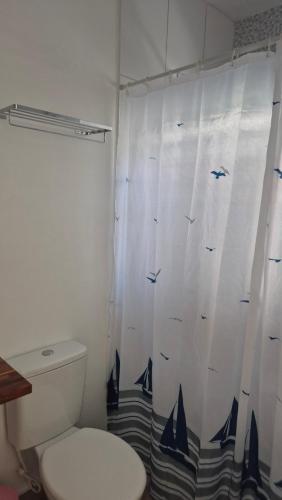 Koupelna v ubytování Suites Aconchegantes - Casa da Villa Bertioga