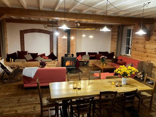 Posezení v ubytování Gîte du Moul'Ain - Entre Terres et Sommets