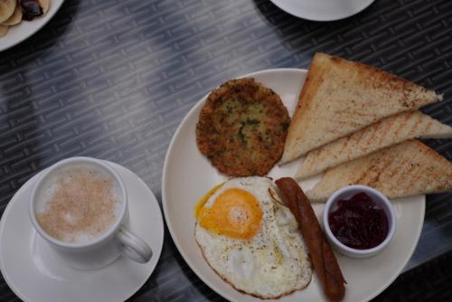 Jídlo v hotelu nebo okolí