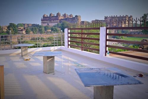 Balkón nebo terasa v ubytování hotelsiyashreeram