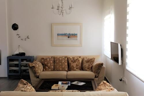 Posezení v ubytování LocriHOUSE-Stylish comfortable home in Galaxidi