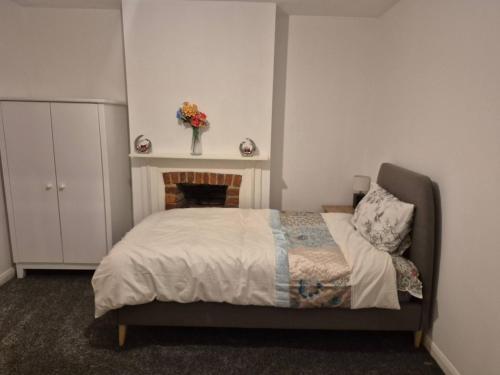 Ένα ή περισσότερα κρεβάτια σε δωμάτιο στο Private Room, closer to train station