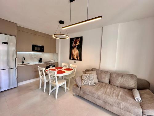 Sunset Apartment 8