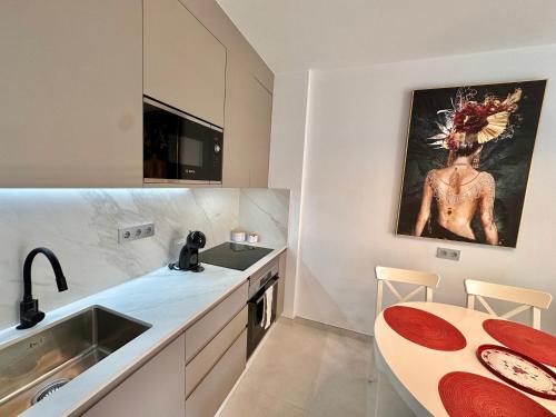 Sunset Apartment 8