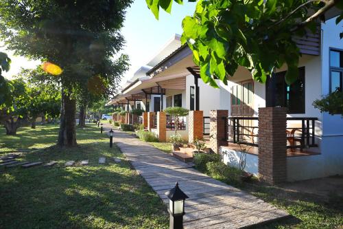 Tòa nhà nơi resort tọa lạc