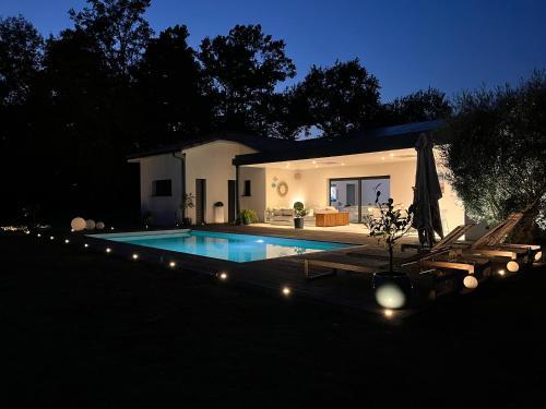 Villa 5 Etoiles avec piscine chauffée Proche plages et Pays Basque