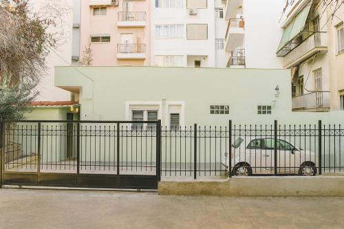 Aroura Homes Garden House 2BR 2BA Free Parking