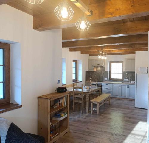 Η κουζίνα ή μικρή κουζίνα στο Chata Polárka