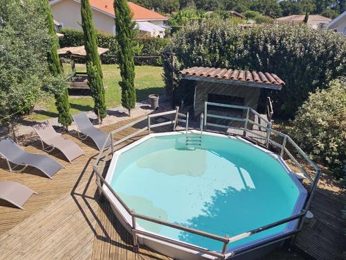 Swimmingpoolen hos eller tæt på LA LANDAISE