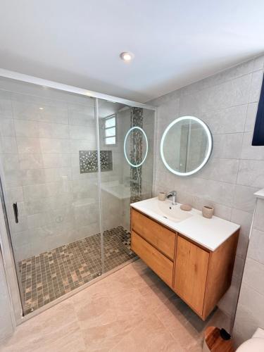 Et badeværelse på La Kaz Lacaussade