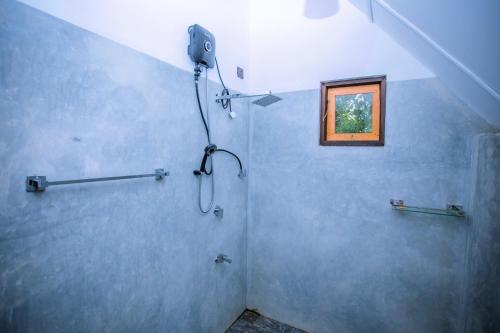 Ένα μπάνιο στο Sunny Hill Villa