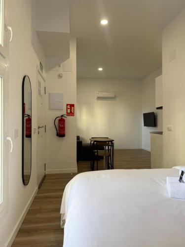 Apartamento Justo al lado de la Estación de Tren y Bus María Zambrano