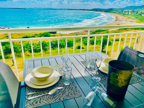 Excellence Suites Orient Beach Oceanview King-Size Beach Pool Parking