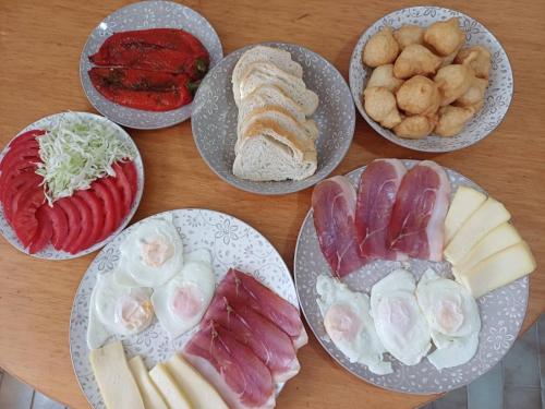 Еда / где поесть недалеко от апартаментов/квартиры