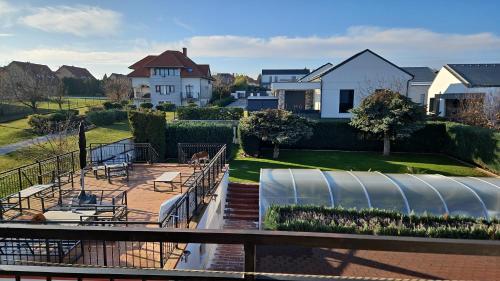 Το κτήριο όπου στεγάζεται  το ξενοδοχείο διαμερισμάτων