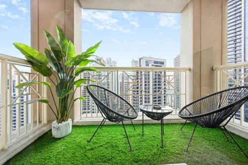 Balkón nebo terasa v ubytování Modern Downtown Luxury 1BR, Walk to Burj Khalifa, Dubai Mall with Pool & Gym