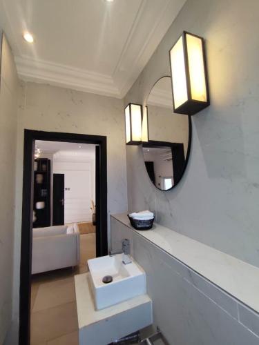 Gambar di galeri bagi Etikette Homes di Accra