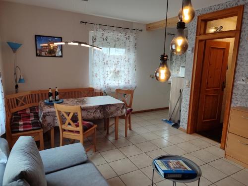 Posezení v ubytování Ferienwohnungen Wittmann, Wohnung 1.OG