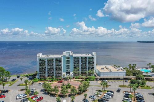 Sandestin Bayfront Studio with balcony and breathtaking views photo 33