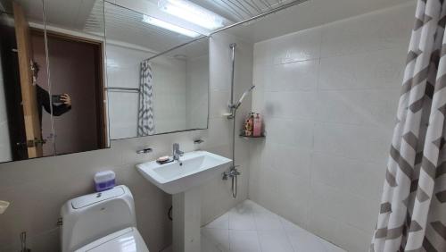 Koupelna v ubytování Nick's home01