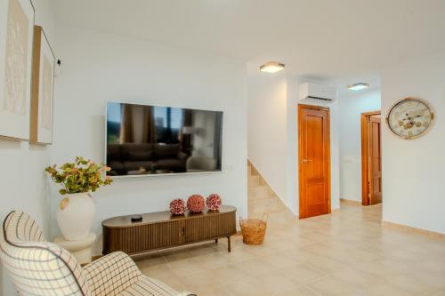 Tania Luxury Home