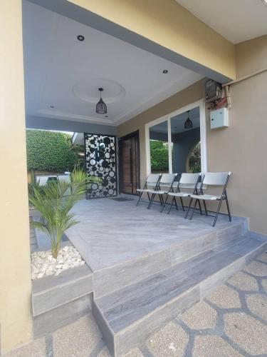 3 Bed 3 Bath Hse in Gated Community-East Airport