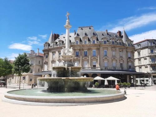 Φωτογραφία από το άλμπουμ του Hyper Centre de Valence - Studio N4 σε Βαλένς