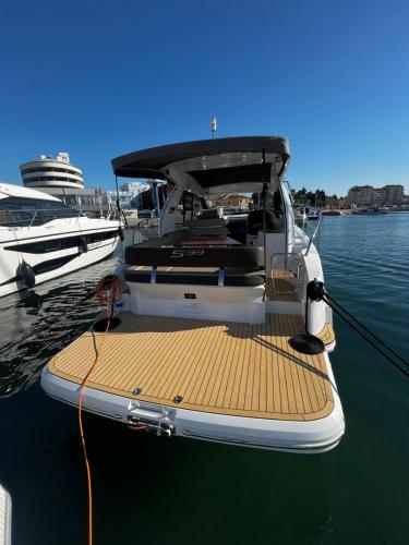 Trim Nautica Charter
