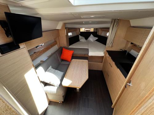 Trim Nautica Charter